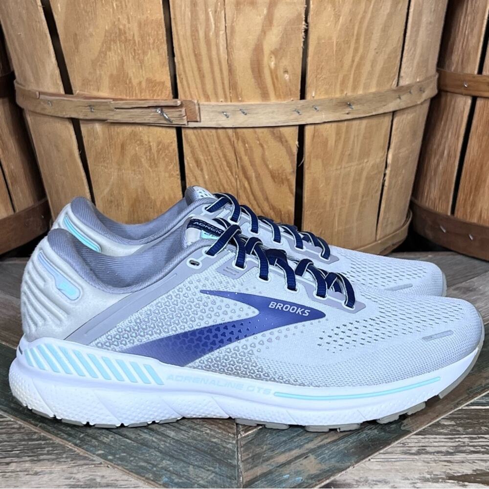Brooks Running Shoes Womens - 9.5 Med Width